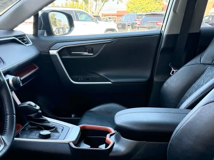 Midnight Black Metallic, 2021 TOYOTA RAV4 Image 14
