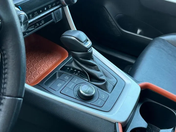 Midnight Black Metallic, 2021 TOYOTA RAV4 Image 17