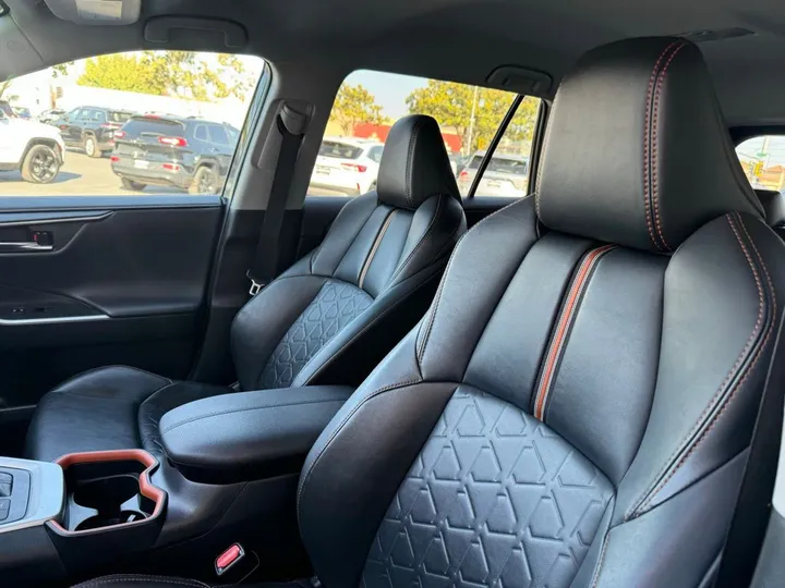 Midnight Black Metallic, 2021 TOYOTA RAV4 Image 16