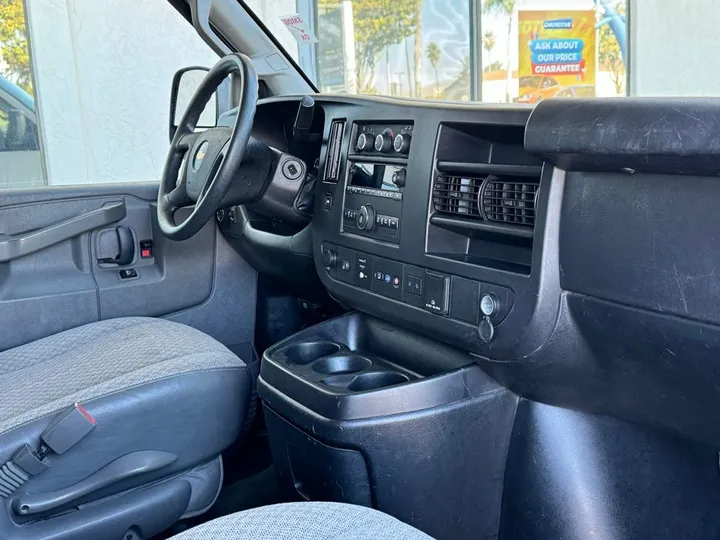 Summit White, 2019 CHEVROLET EXPRESS 3500 Image 13