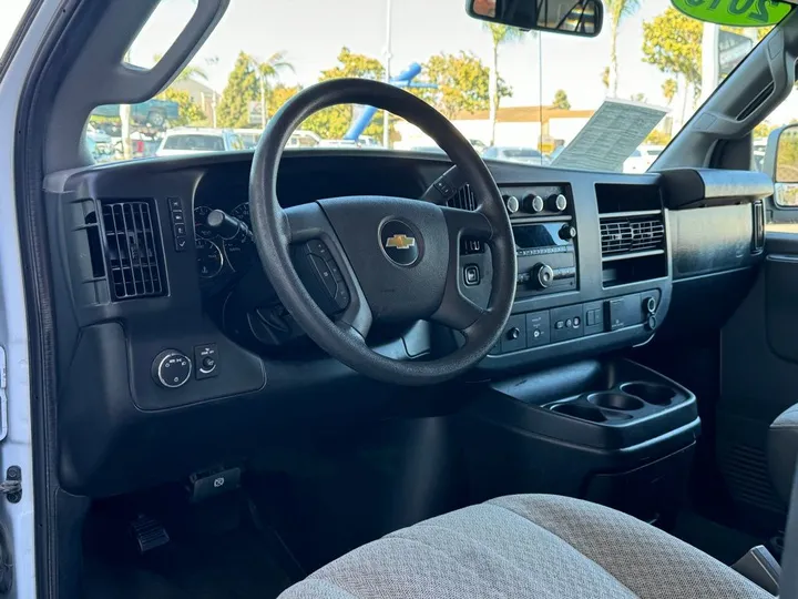 Summit White, 2019 CHEVROLET EXPRESS 3500 Image 16