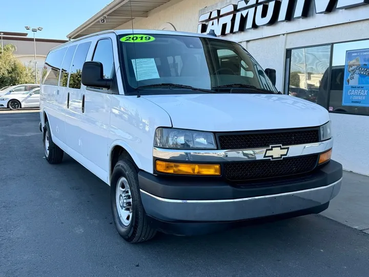 Summit White, 2019 CHEVROLET EXPRESS 3500 Image 1