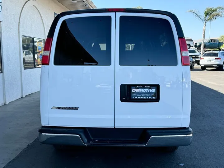 Summit White, 2019 CHEVROLET EXPRESS 3500 Image 8