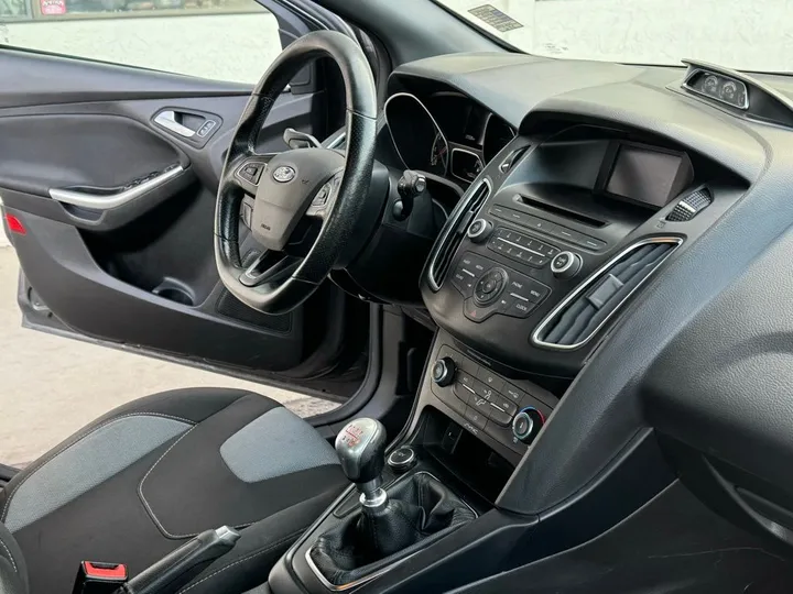 Magnetic, 2017 FORD FOCUS Image 27