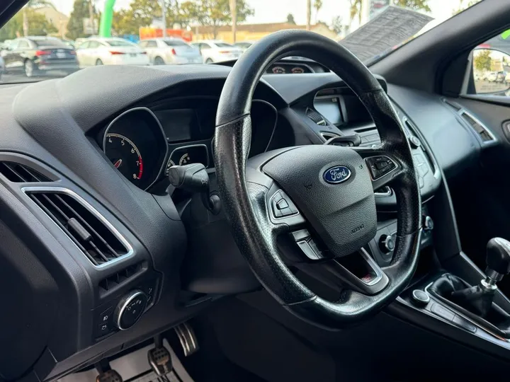 Magnetic, 2017 FORD FOCUS Image 12