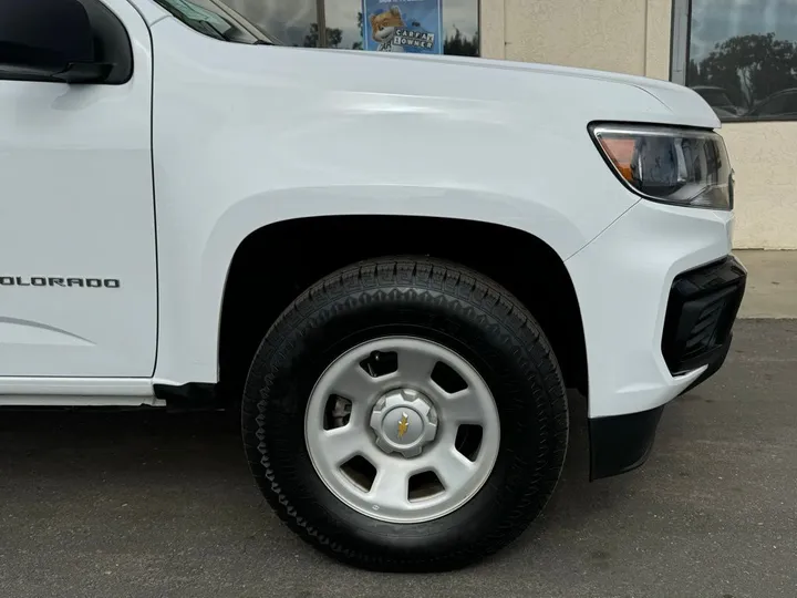 Summit White, 2021 CHEVROLET COLORADO Image 2