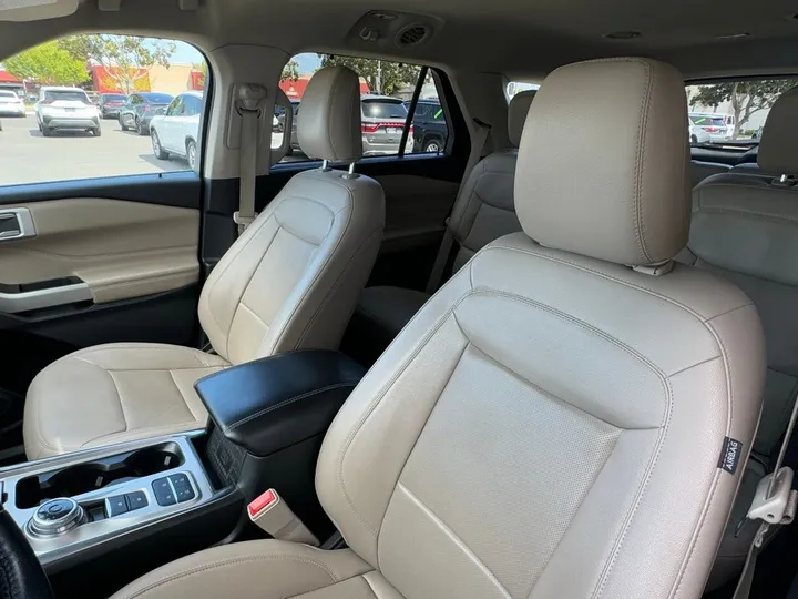 Silver Metallic, 2022 FORD EXPLORER Image 15