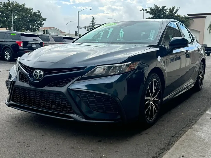 Midnight Black Metallic, 2021 TOYOTA CAMRY Image 3