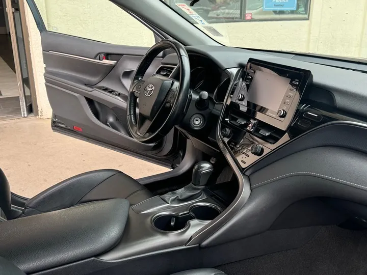 Midnight Black Metallic, 2021 TOYOTA CAMRY Image 27