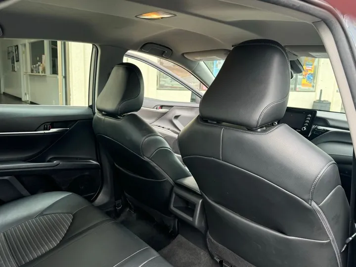 Midnight Black Metallic, 2021 TOYOTA CAMRY Image 23