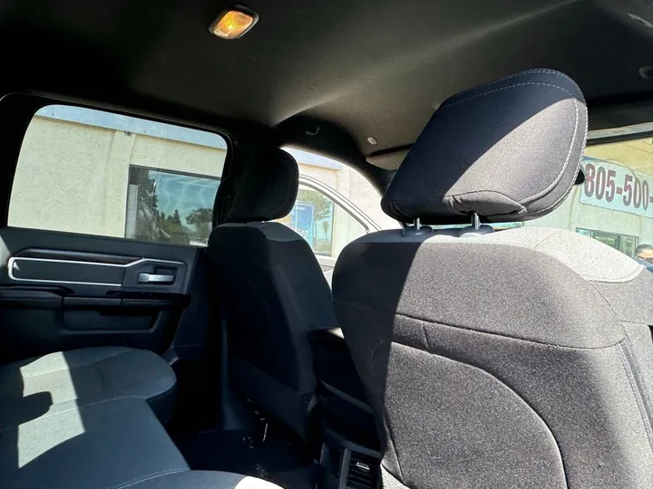 Bright White Clearcoat, 2022 RAM 2500 Image 19