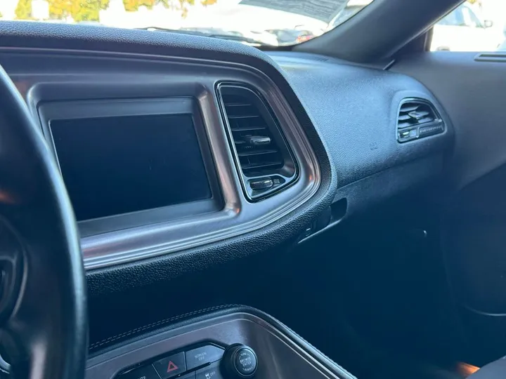 White Knuckle Clearcoat, 2023 DODGE CHALLENGER Image 18