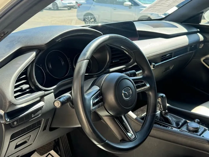 Snowflake White Pearl Mica, 2019 MAZDA MAZDA3 Image 11