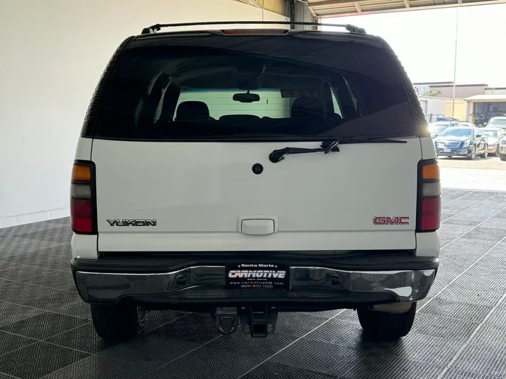 Olympic White, 2004 GMC YUKON Image 7