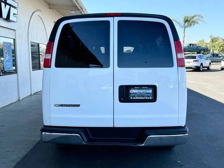 Summit White, 2019 CHEVROLET EXPRESS 3500 Image 8