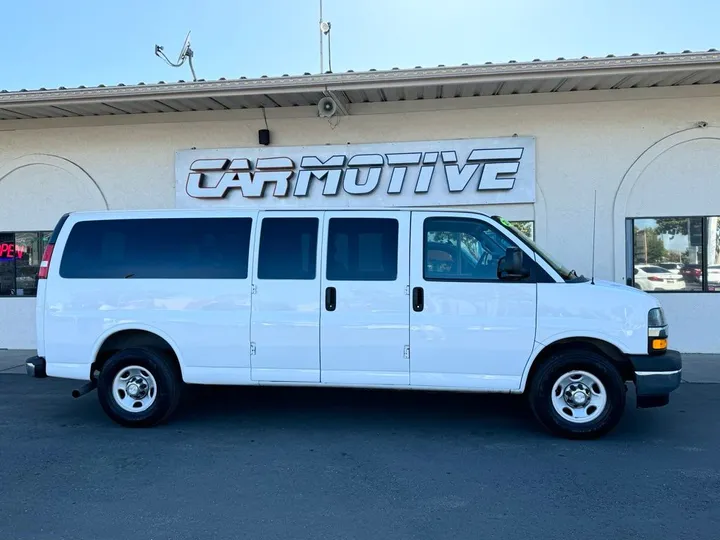 Summit White, 2019 CHEVROLET EXPRESS 3500 Image 5