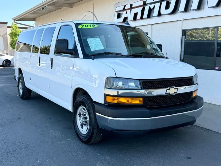 Summit White, 2019 CHEVROLET EXPRESS 3500 Image 1