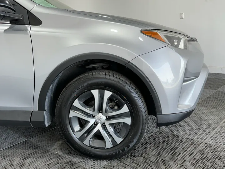 Silver Sky Metallic, 2018 TOYOTA RAV4 Image 4