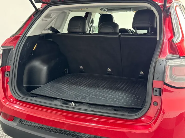 Redline Pearlcoat, 2018 JEEP COMPASS Image 9