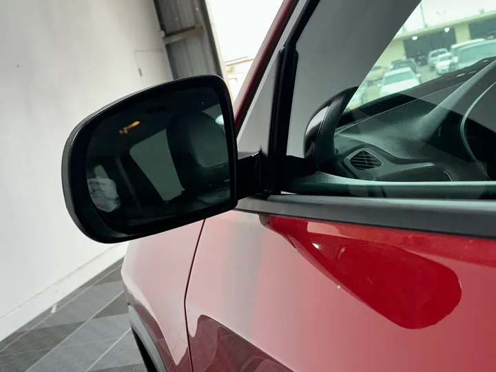 Redline Pearlcoat, 2018 JEEP COMPASS Image 12