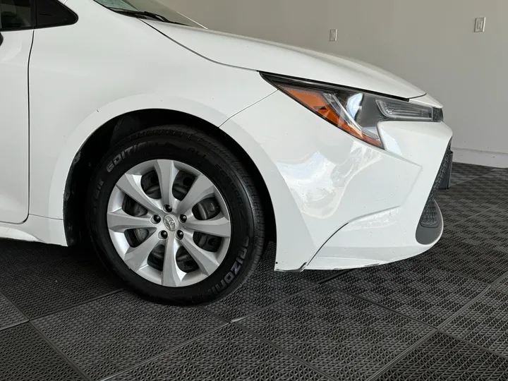 White, 2021 TOYOTA COROLLA Image 4