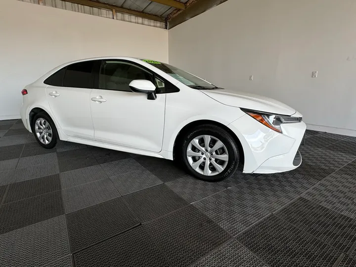 White, 2021 TOYOTA COROLLA Image 5