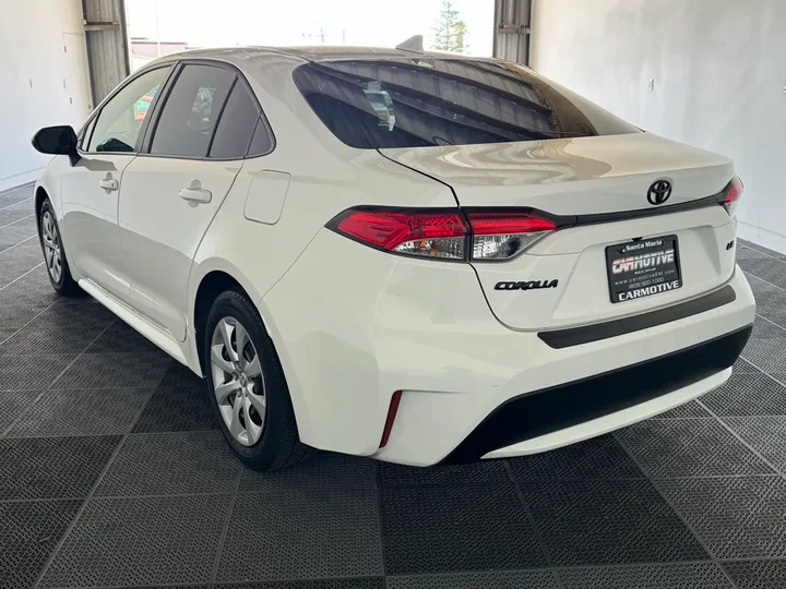 White, 2021 TOYOTA COROLLA Image 9