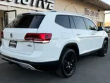 Pure White, 2019 VOLKSWAGEN ATLAS Thumnail Image 4