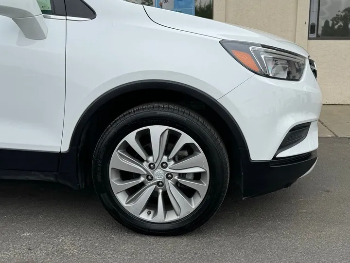 Summit White, 2020 BUICK ENCORE Image 4