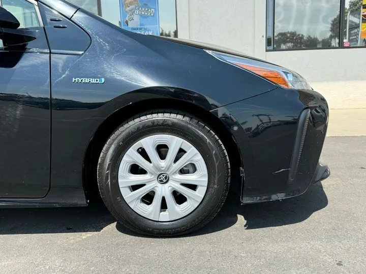 Midnight Black Metallic, 2019 TOYOTA PRIUS Image 6