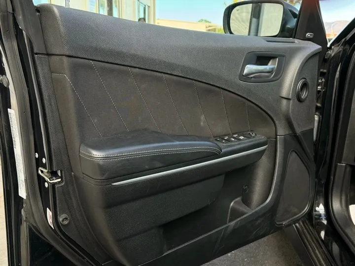 Pitch Black Clearcoat, 2022 DODGE CHARGER Image 17
