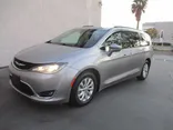 GREY, 2017 CHRYSLER PACIFICA Thumnail Image 1