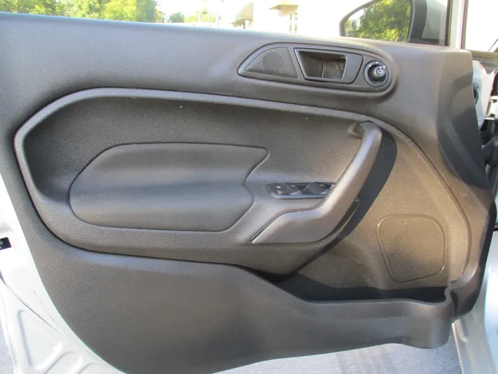 SILVER, 2018 FORD FIESTA Image 13