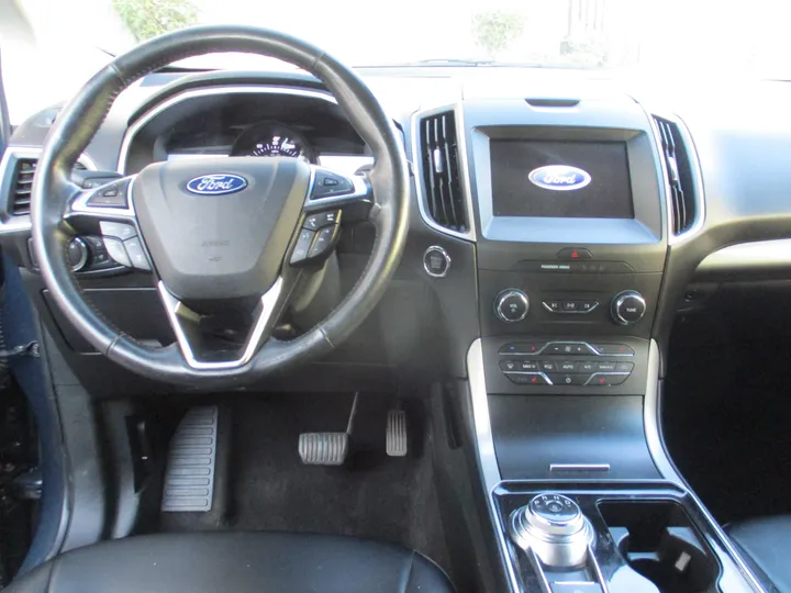 TURQUOISE, 2019 FORD EDGE Image 9