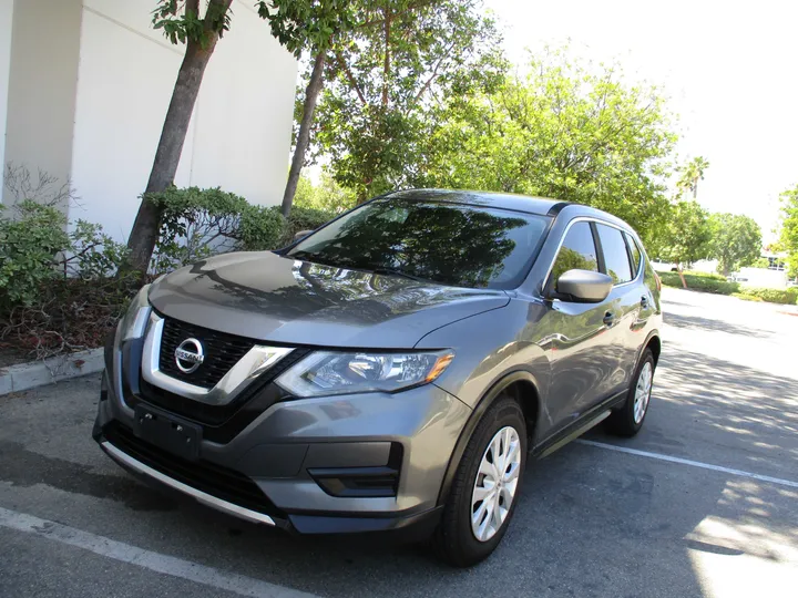 GREY, 2017 NISSAN ROGUE Image 3