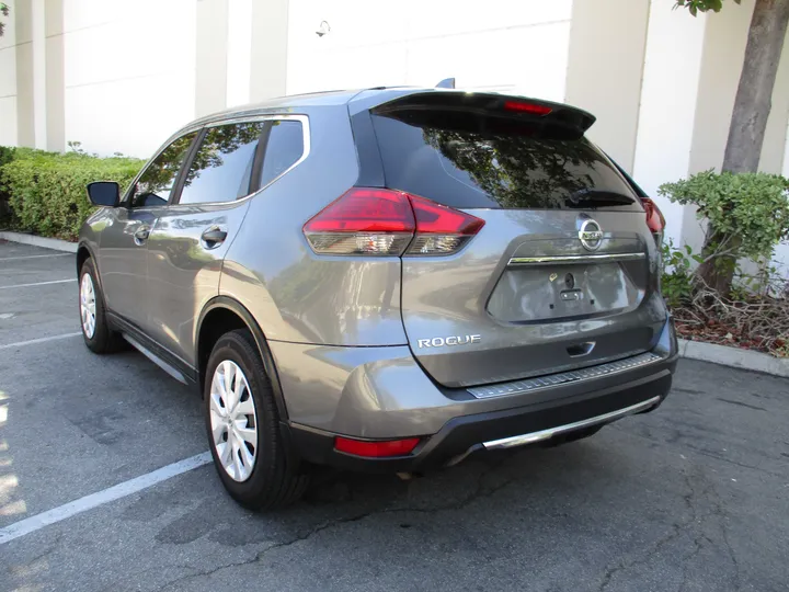 GREY, 2017 NISSAN ROGUE Image 7