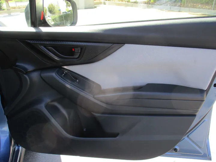 BLUE, 2018 SUBARU CROSSTREK Image 14