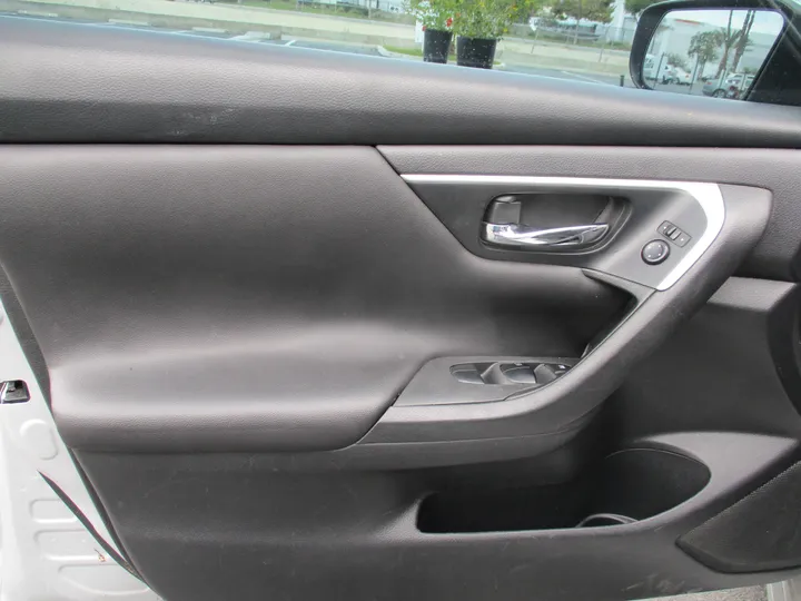 SILVER, 2016 NISSAN ALTIMA Image 12