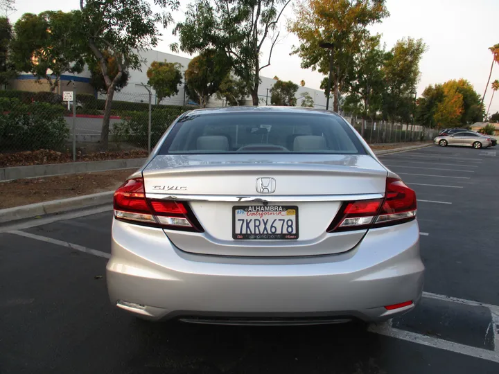 SILVER, 2015 HONDA CIVIC Image 6