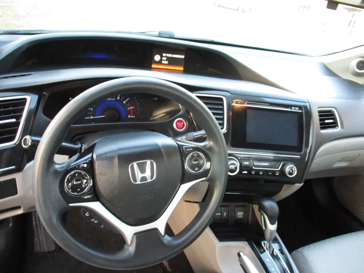 SILVER, 2015 HONDA CIVIC Image 11