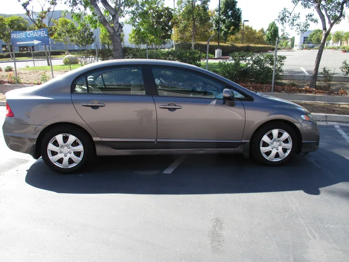 GREY, 2009 HONDA CIVIC Image 4