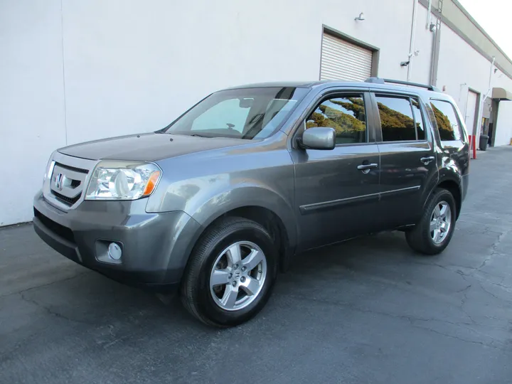 GRAY, 2011 HONDA PILOT Image 2