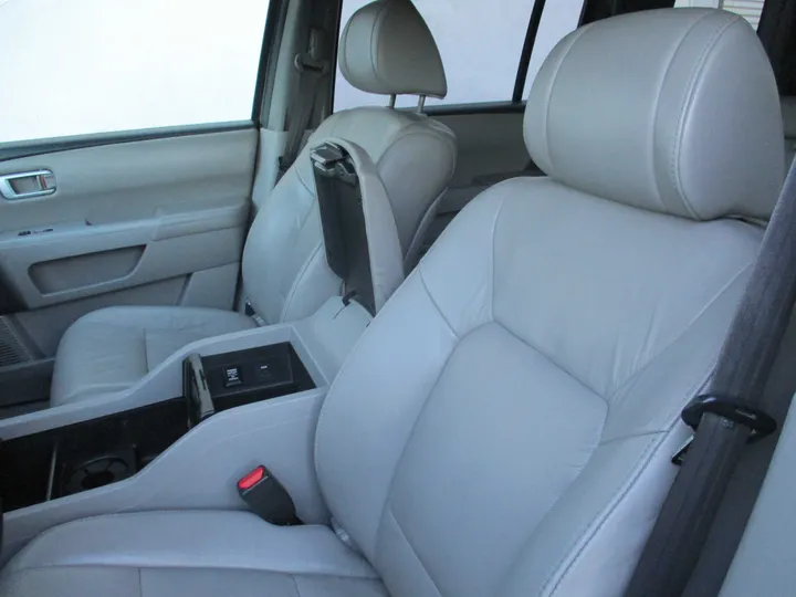 GRAY, 2011 HONDA PILOT Image 8