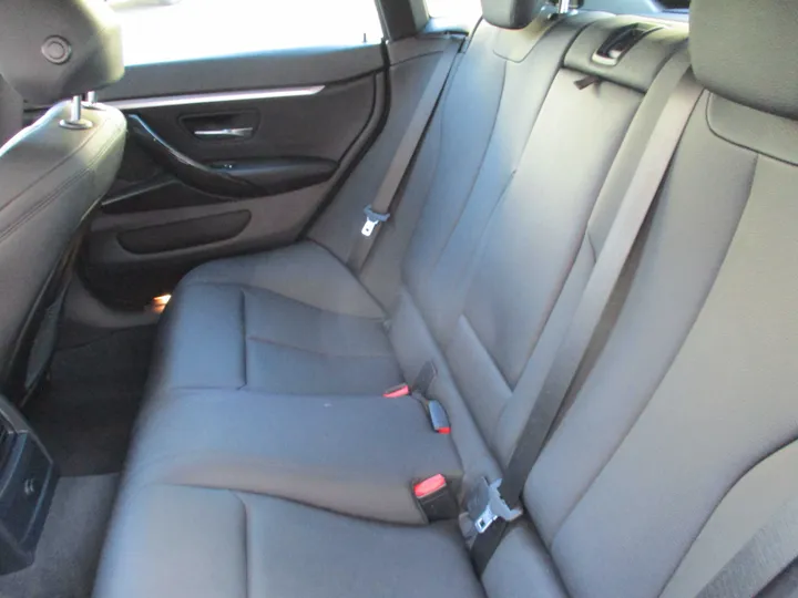 WHITE, 2018 BMW 4 SERIES Image 15