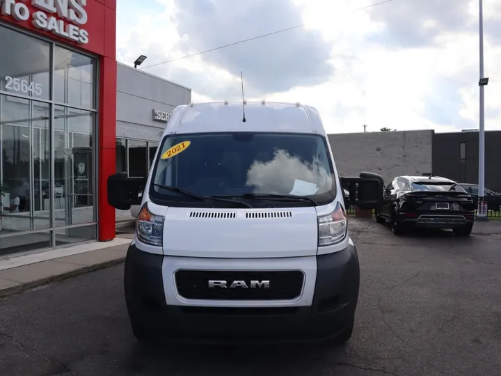 WHITE, 2021 RAM PROMASTER CARGO VAN Image 4