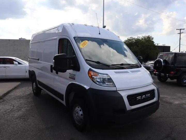 WHITE, 2021 RAM PROMASTER CARGO VAN Image 5