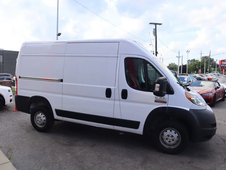 WHITE, 2021 RAM PROMASTER CARGO VAN Image 6