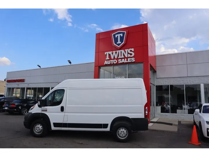 WHITE, 2021 RAM PROMASTER CARGO VAN Image 1