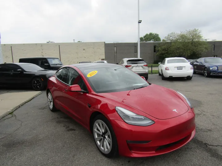 RED, 2021 TESLA MODEL 3 Image 4