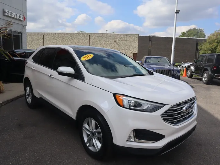 WHITE, 2019 FORD EDGE Image 4